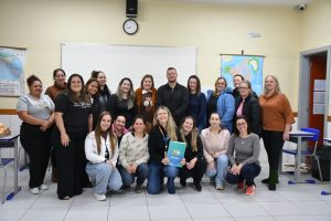 Não-Me-Toque amplia ações de inclusão com curso de Libras