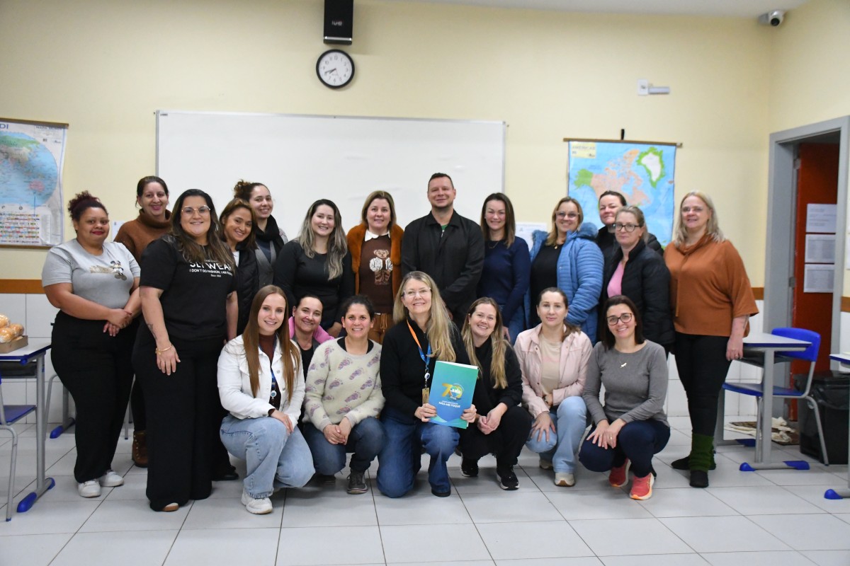 Não-Me-Toque amplia ações de inclusão com curso de Libras
