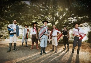 Os Serranos fazem o primeiro show da 25ª Seara