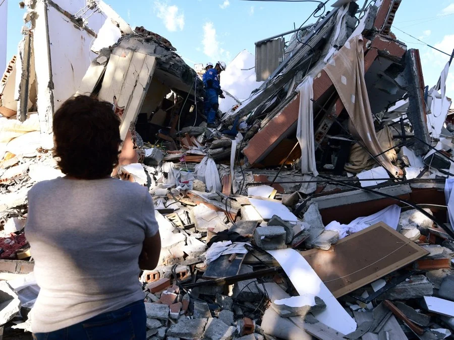 Colômbia mantém buscas por sobreviventes após terremoto que matou 169 pessoas