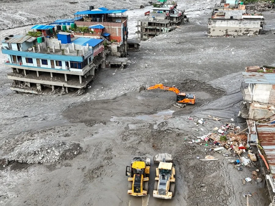 Número de mortos por avalanche no Nepal passa de 300