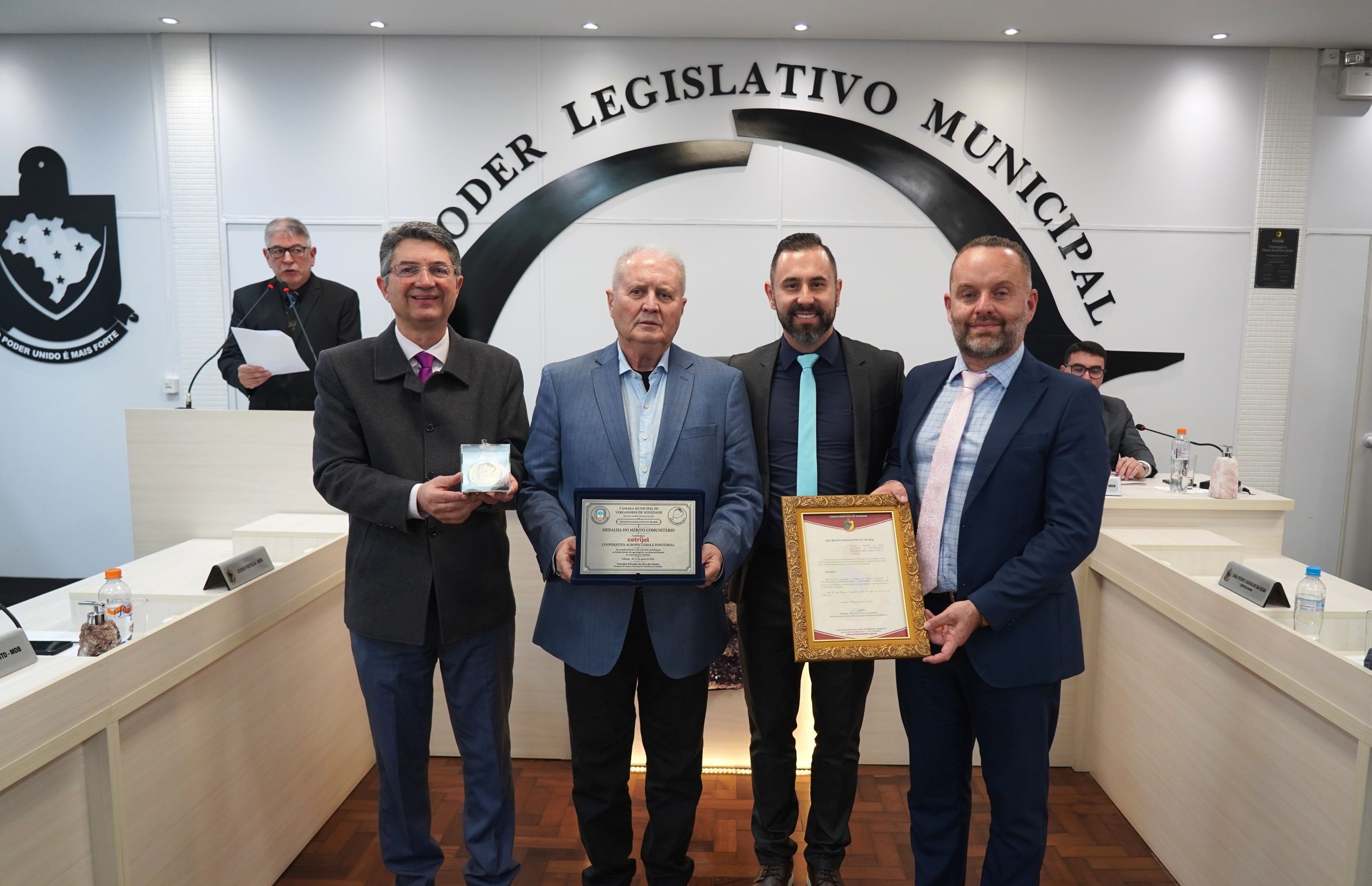 Cotrijal recebe Medalha do Mérito Comunitário em Soledade