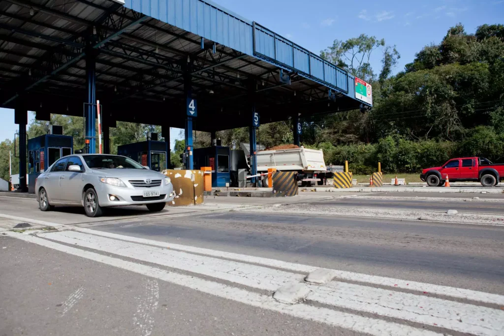 Pedágio fica mais caro em trechos de três rodovias gaúchas nesta segunda-feira (24)