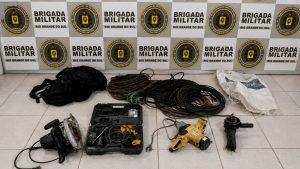 Três homens são presos após furto em obra e ferramentas são recuperadas em Tio Hugo