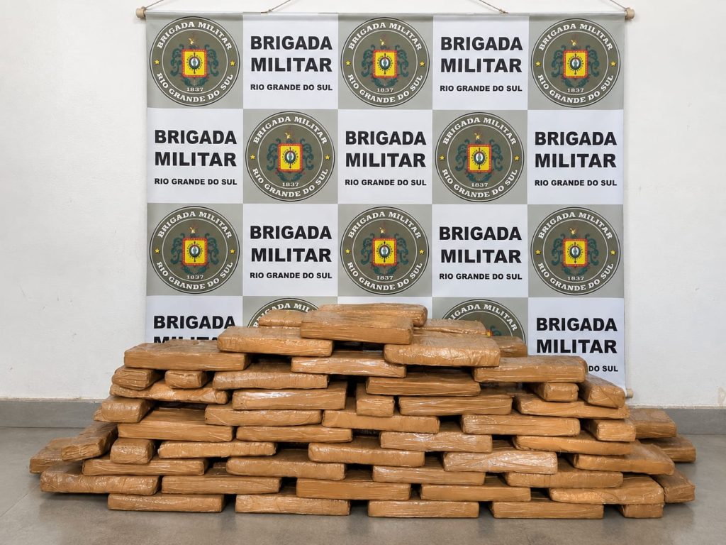 Brigada Militar de Tapera apreende cerca de 50 quilos de maconha na ERS-332