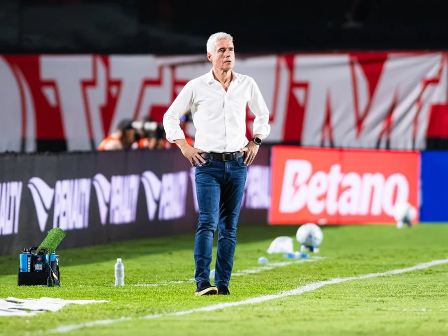 Grêmio demite Luís Castro após derrota para o Vasco