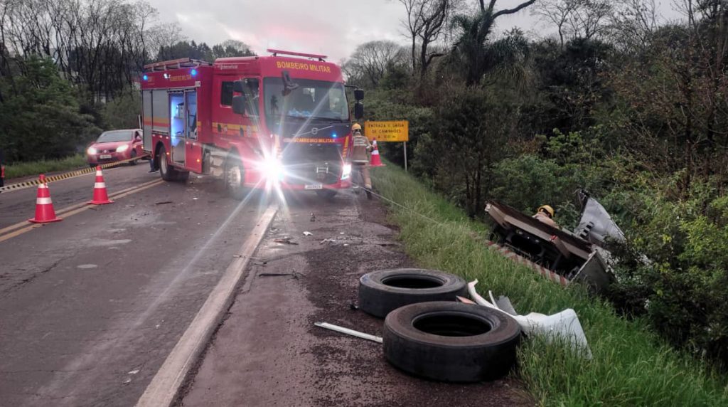 Motorista morre após colisão na BR-285, em Carazinho