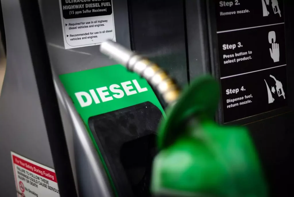 Subsídio de R$ 2,12 ao diesel deve ser mantido por 30 dias no Brasil