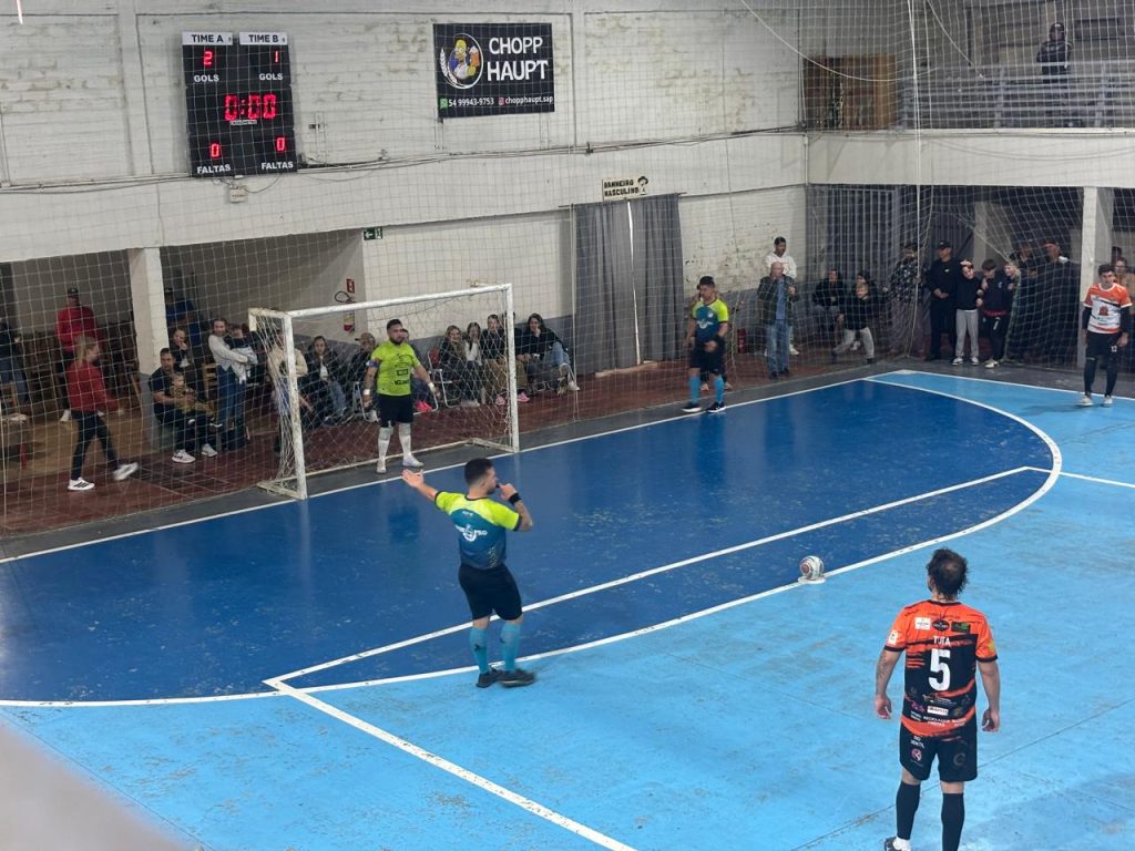 Finalistas disputam o título do Municipal de Futsal de Santo Antônio do Planalto