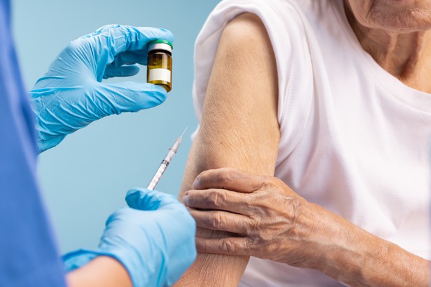 Carazinho amplia vacinação contra pneumonia para idosos com 85 anos ou mais