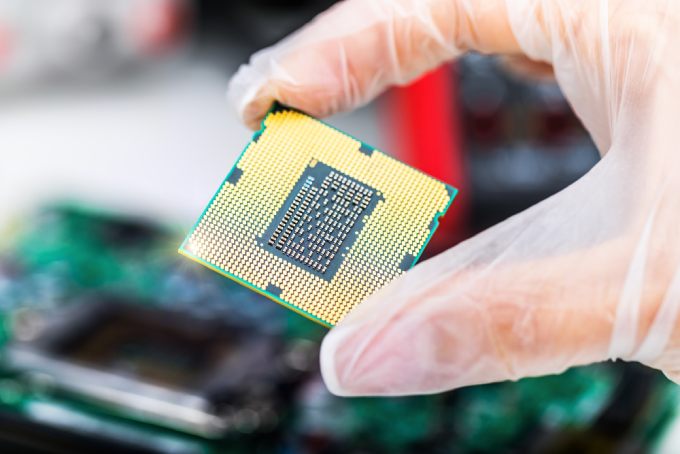 Crise no mercado de chips provoca queda de 20% nas vendas globais de smartphones