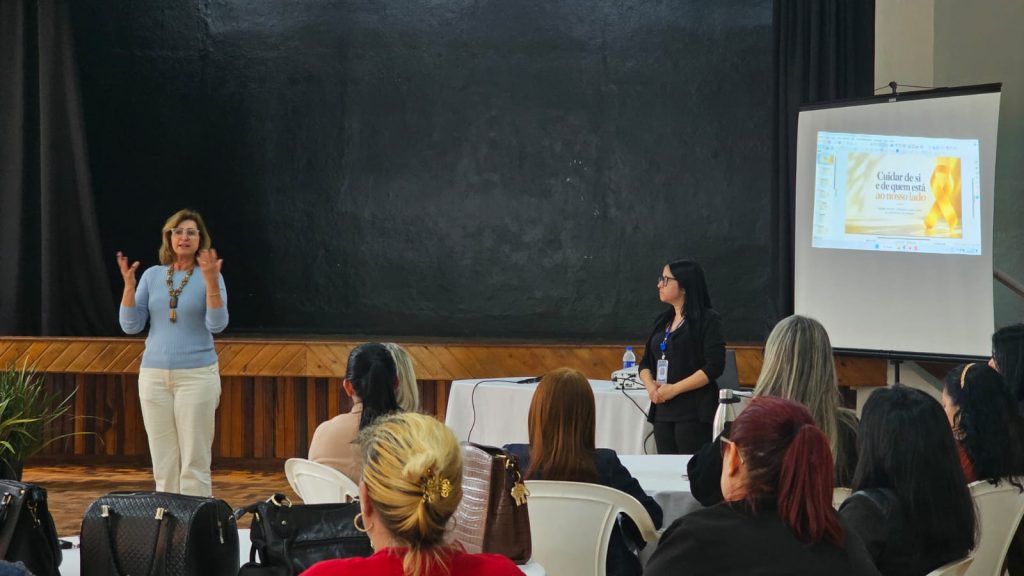 Educação municipal de Carazinho celebra o dia do Secretário Escolar
