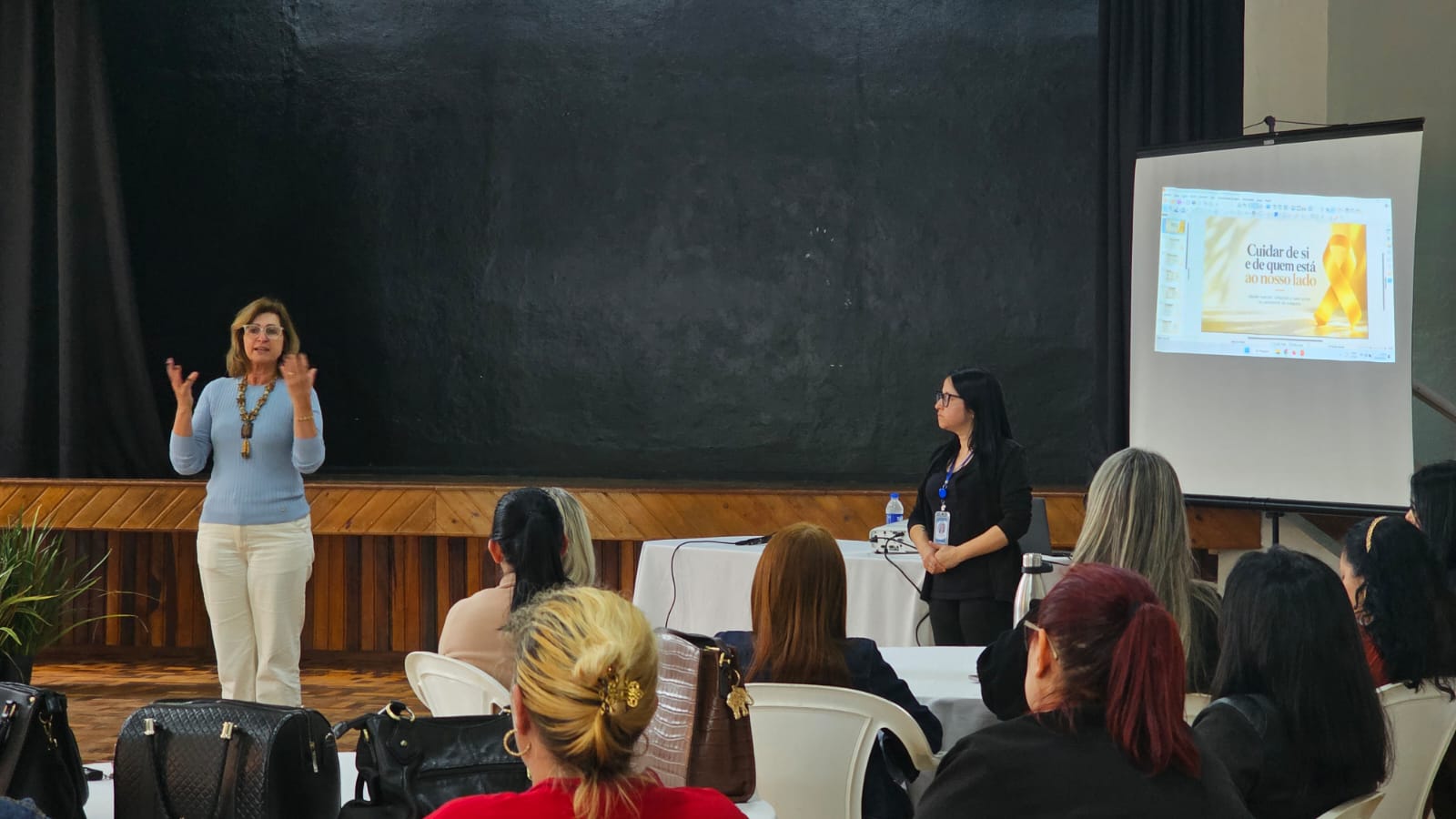 Educação municipal de Carazinho celebra o dia do Secretário Escolar