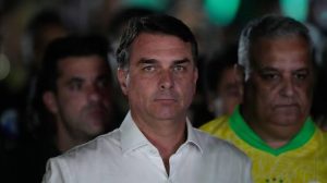 Flávio Bolsonaro contesta resultado eleitoral e anuncia intenção de pedir anulação