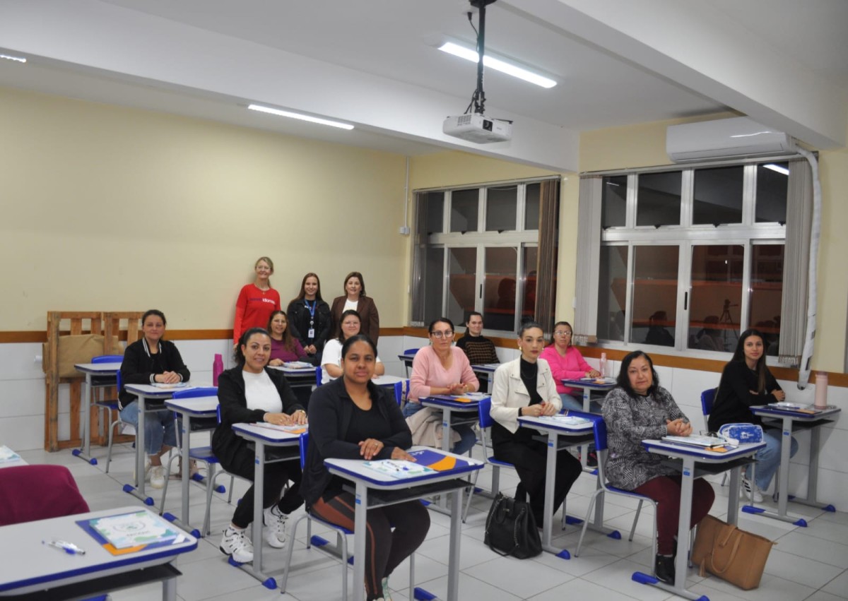 Segunda turma de Libras: mais 15 alunos buscam formação inclusiva