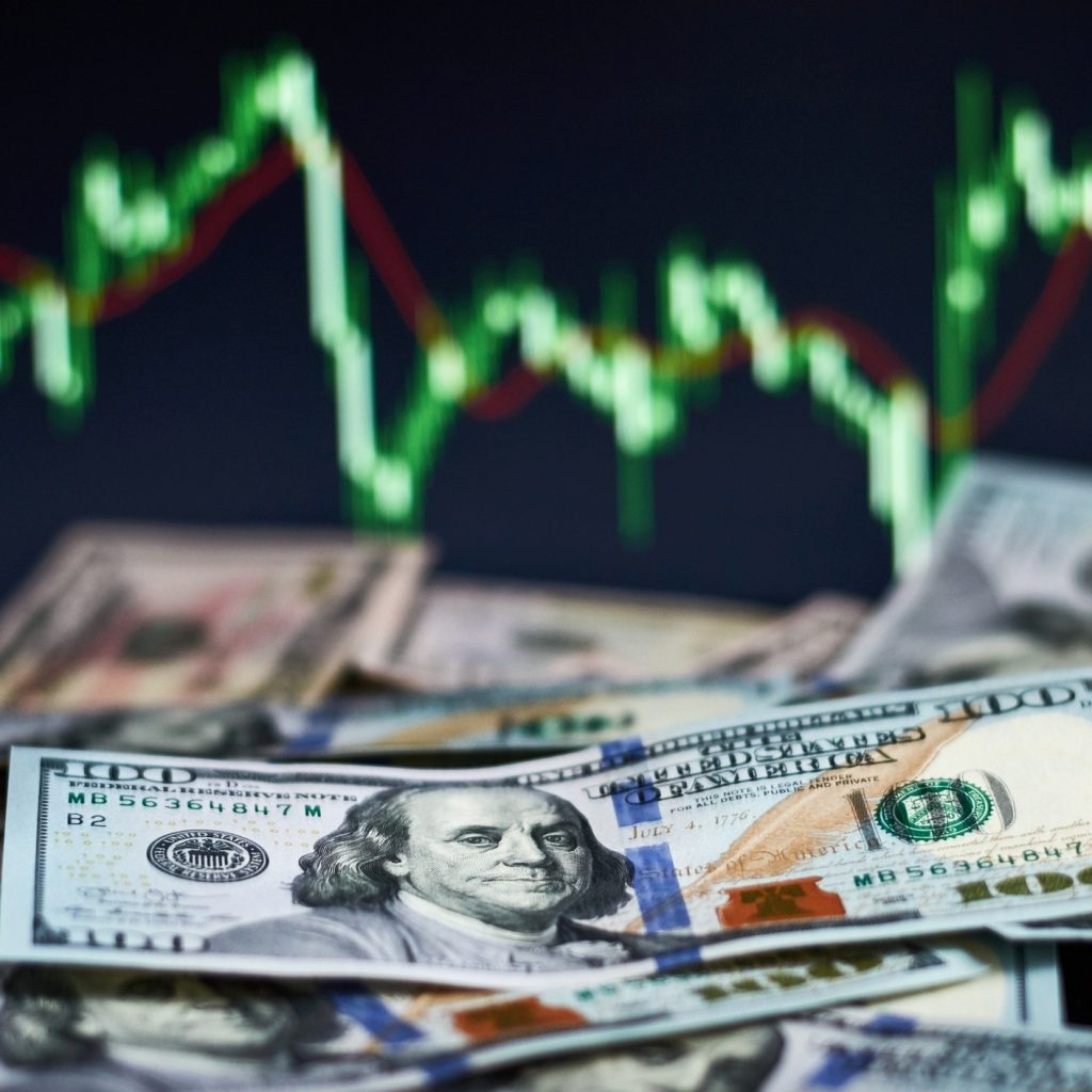 Dólar fecha a R$ 5,07 e Bolsa brasileira registra alta após sequência de quedas